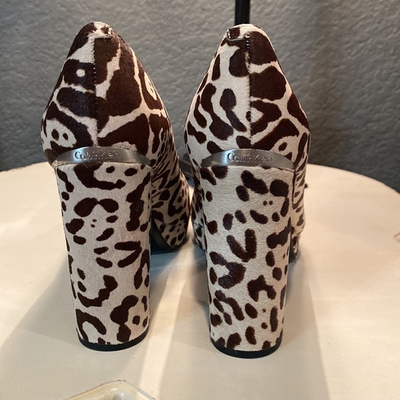 Calvin Klein leopard print platform heels size 8 new in box - Picture 4 of 9